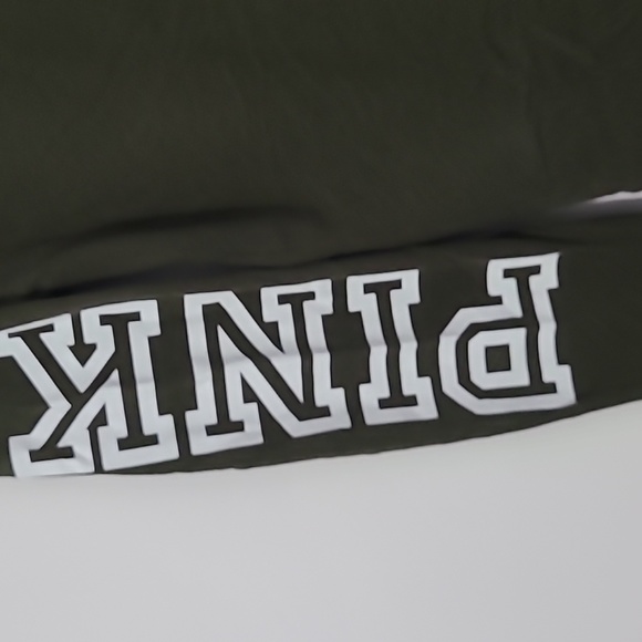 PINK V-Neck Tee Hunter Green - Picture 5 of 7